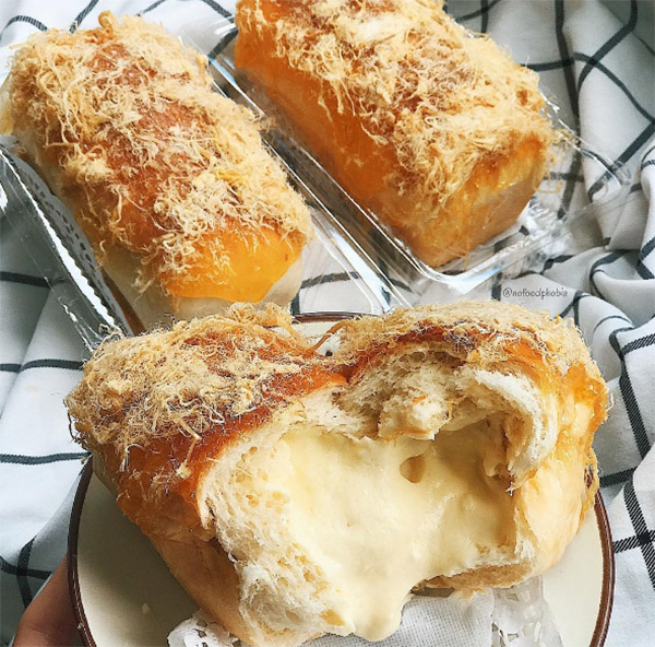 Bánh Mì Phô Mai Tan Chảy
